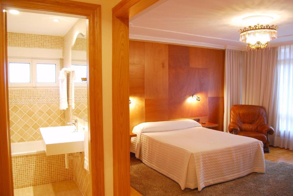 Hotel La Rivera Arenas De Cabrales Pokój zdjęcie