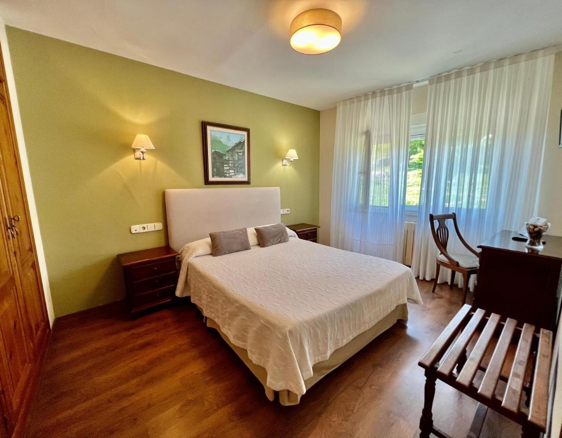 Hotel La Rivera Arenas De Cabrales Zewnętrze zdjęcie