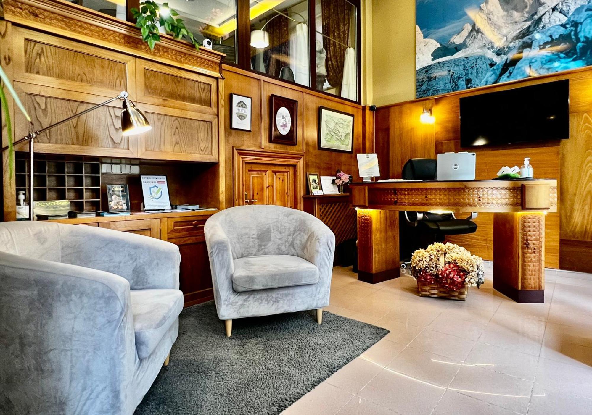 Hotel La Rivera Arenas De Cabrales Zewnętrze zdjęcie
