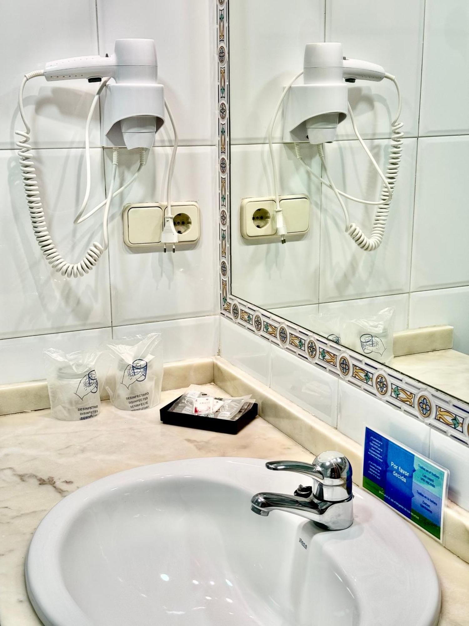 Hotel La Rivera Arenas De Cabrales Zewnętrze zdjęcie