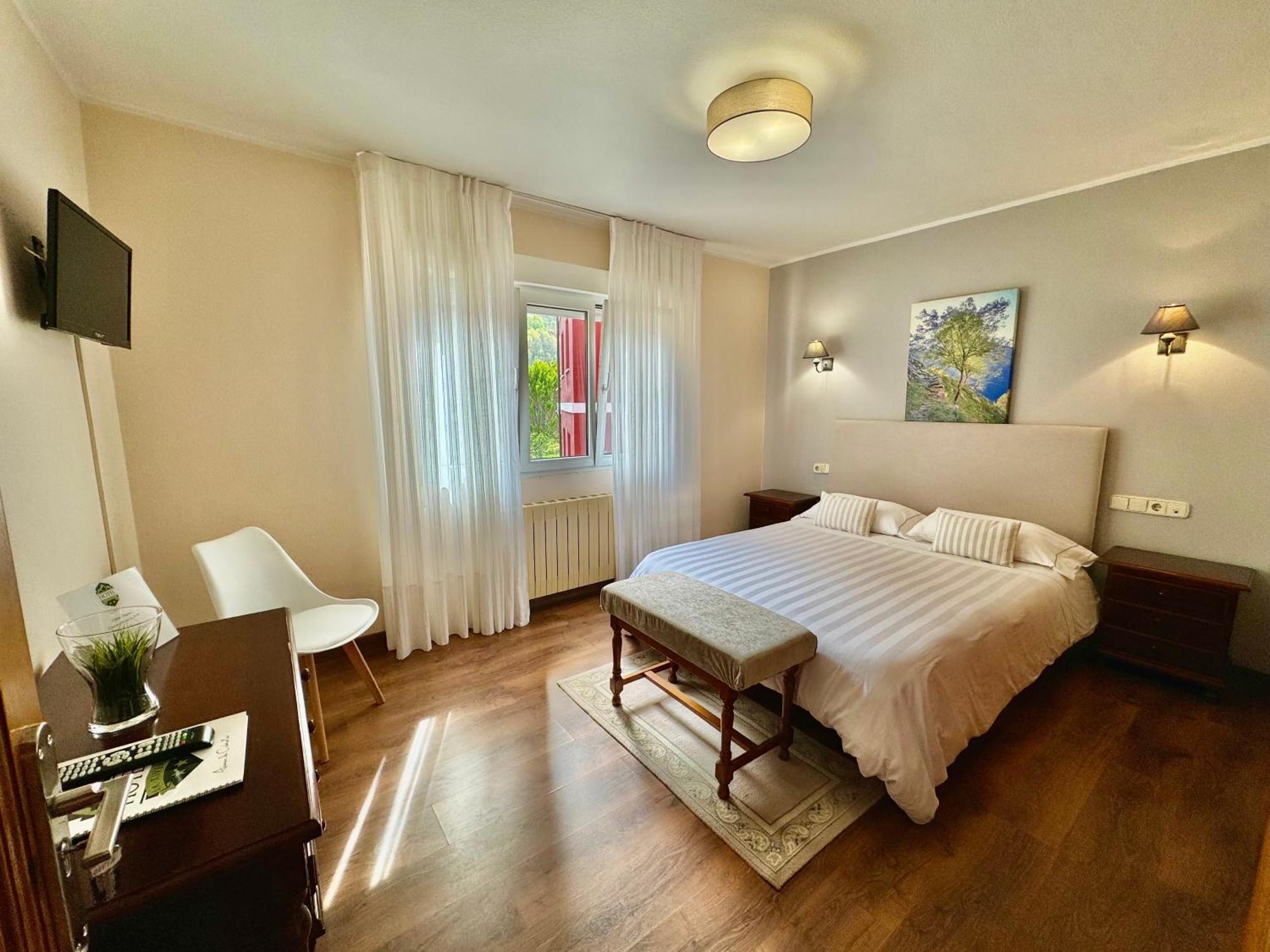 Hotel La Rivera Arenas De Cabrales Zewnętrze zdjęcie