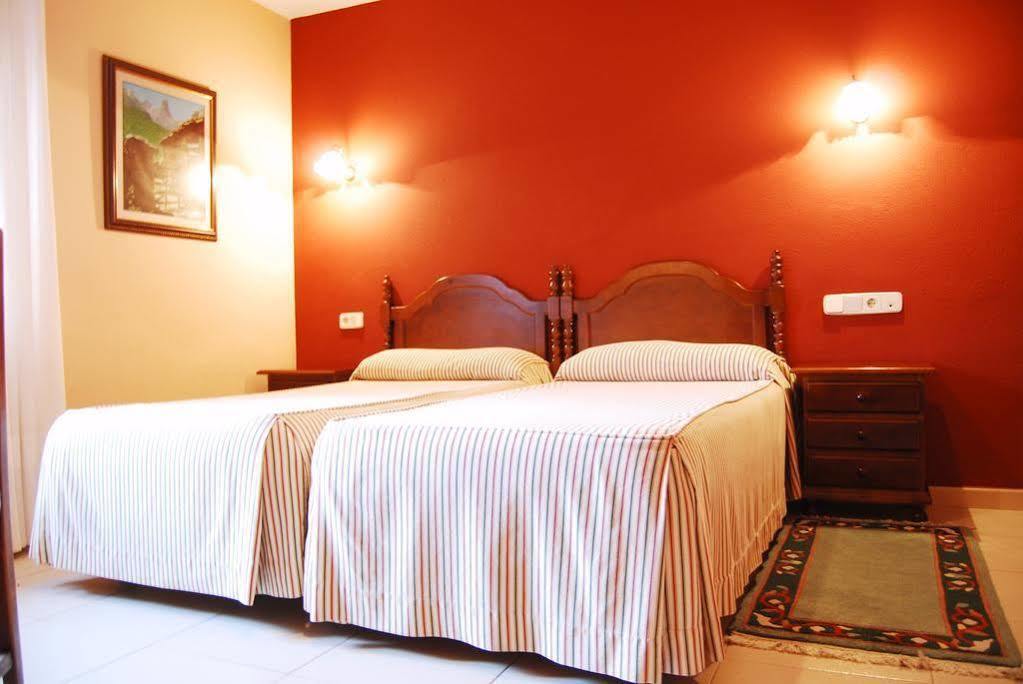 Hotel La Rivera Arenas De Cabrales Zewnętrze zdjęcie