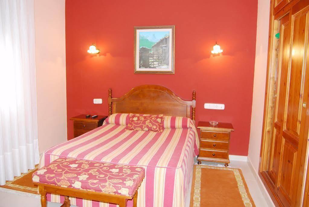 Hotel La Rivera Arenas De Cabrales Zewnętrze zdjęcie